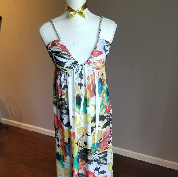 Traci Lynn Dresses & Skirts - Floral Maxi Halter dress